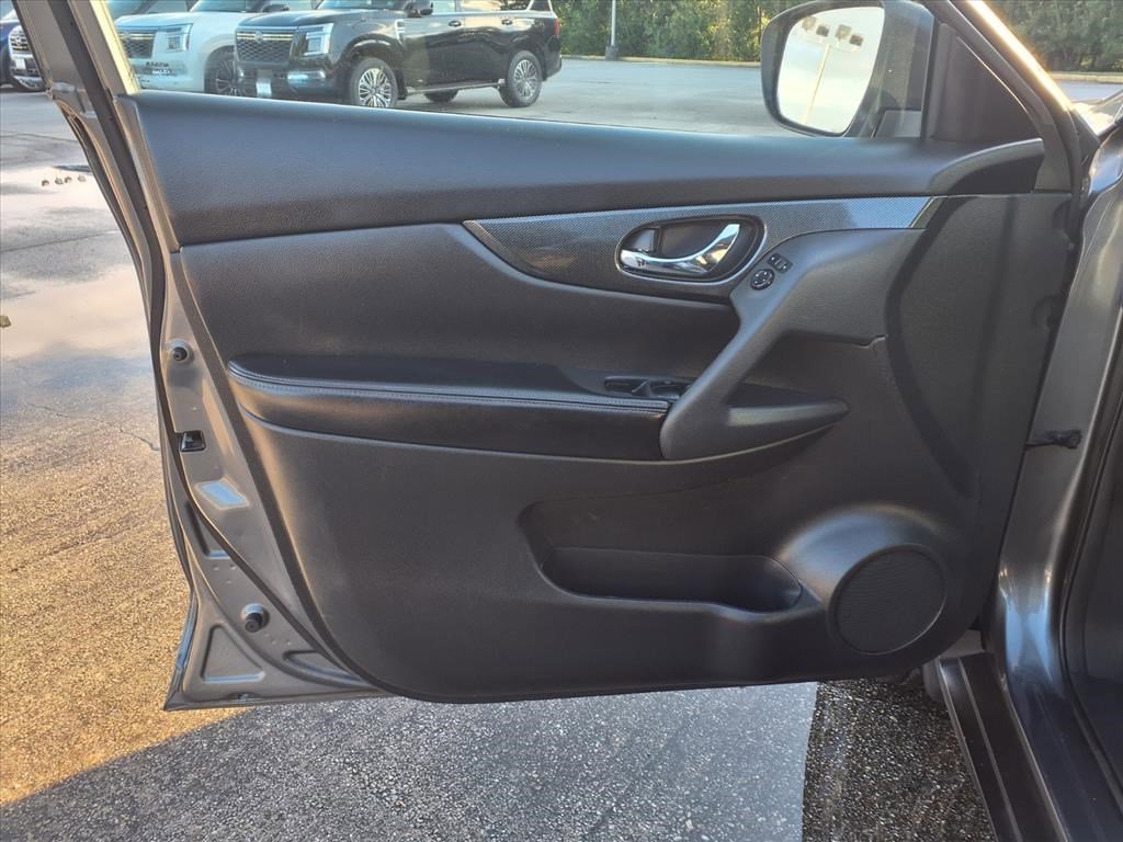 2015 Nissan Rogue SL photo 8