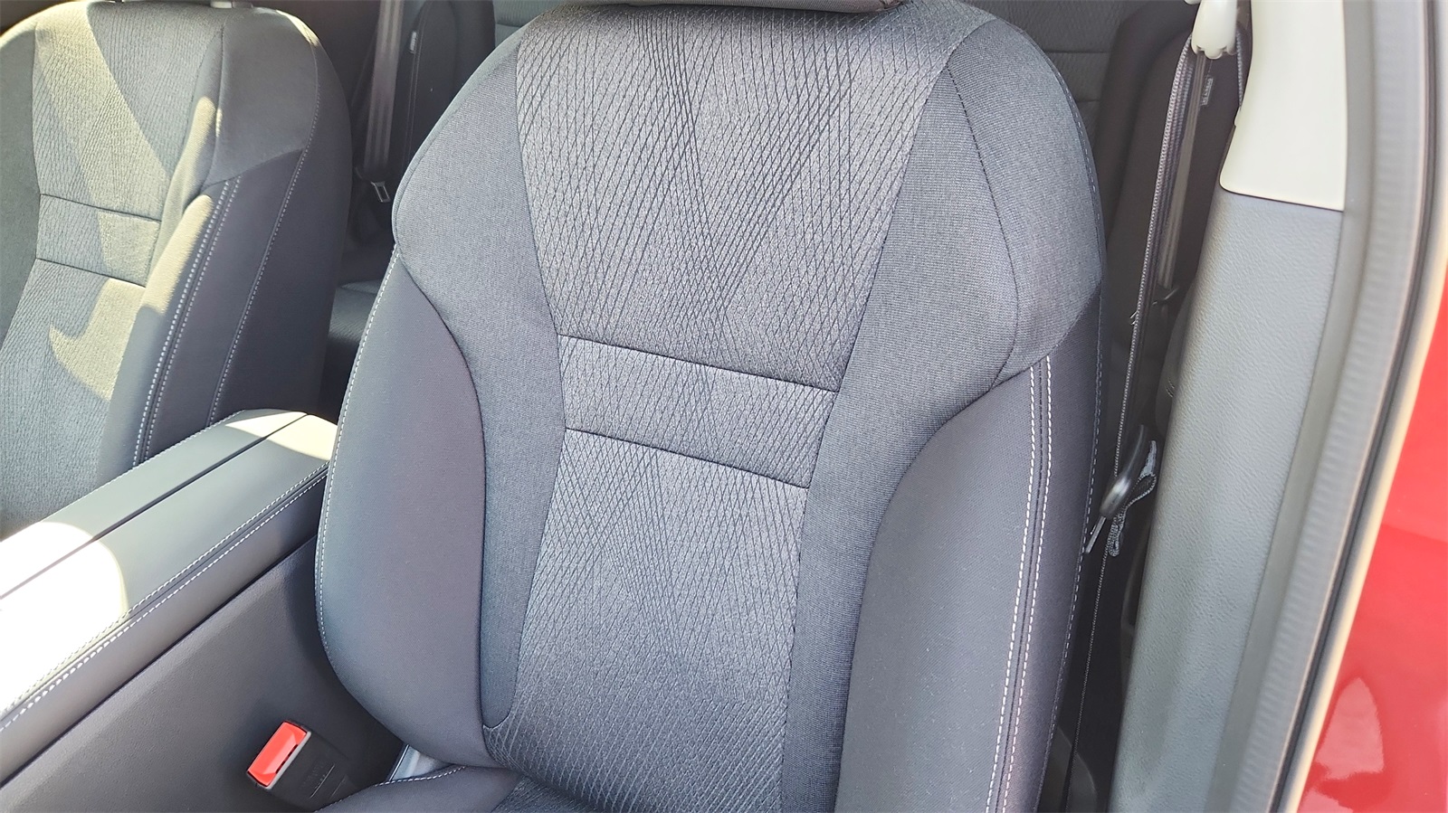 2025 Nissan Rogue SV photo 9