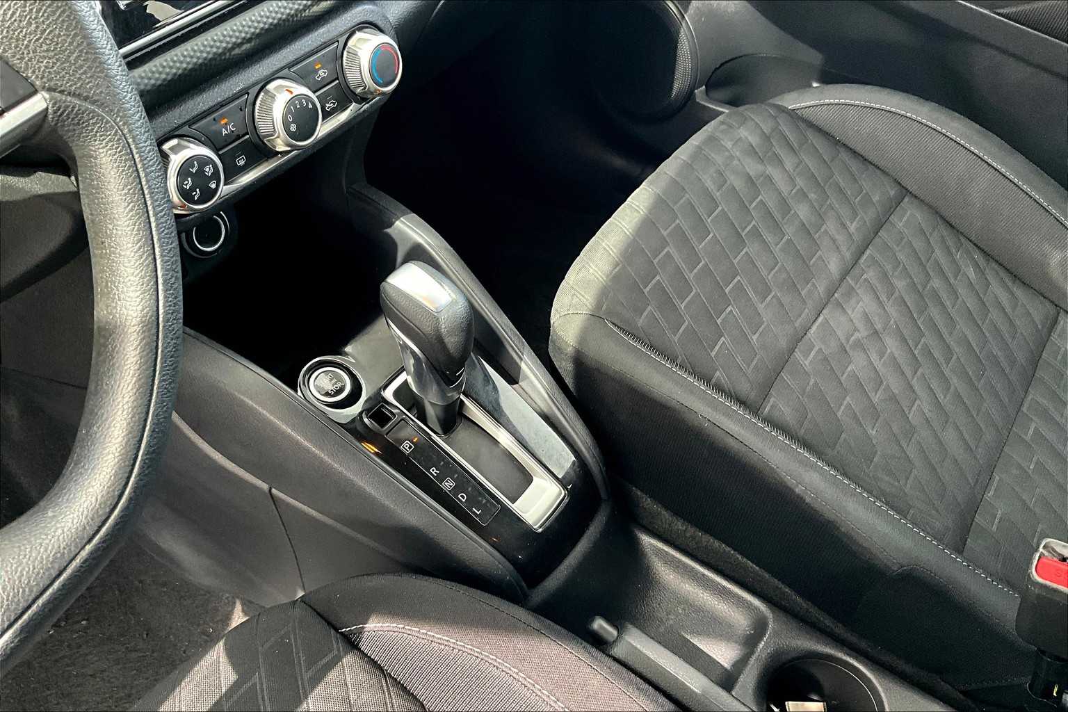 2021 Nissan Kicks S photo 15