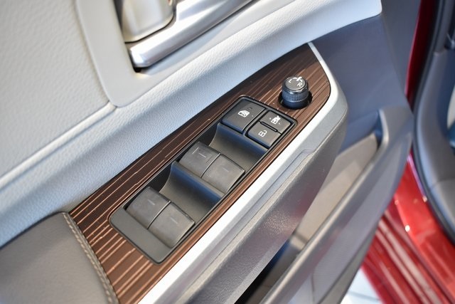 2021 Toyota Sienna XLE photo 16