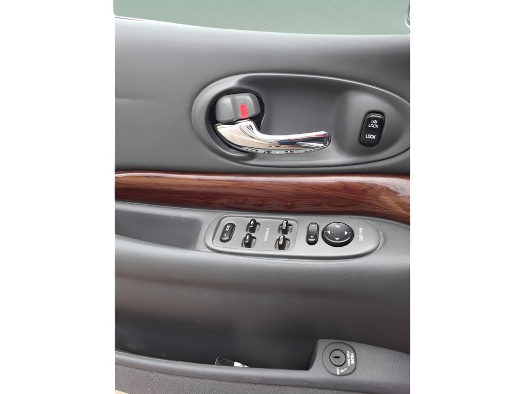 2005 Buick LeSabre Custom photo 6
