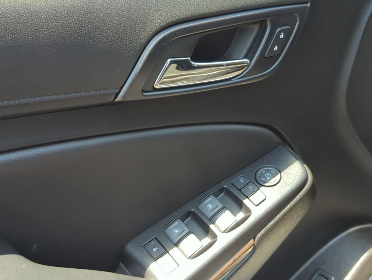 2020 Chevrolet Tahoe LT photo 21