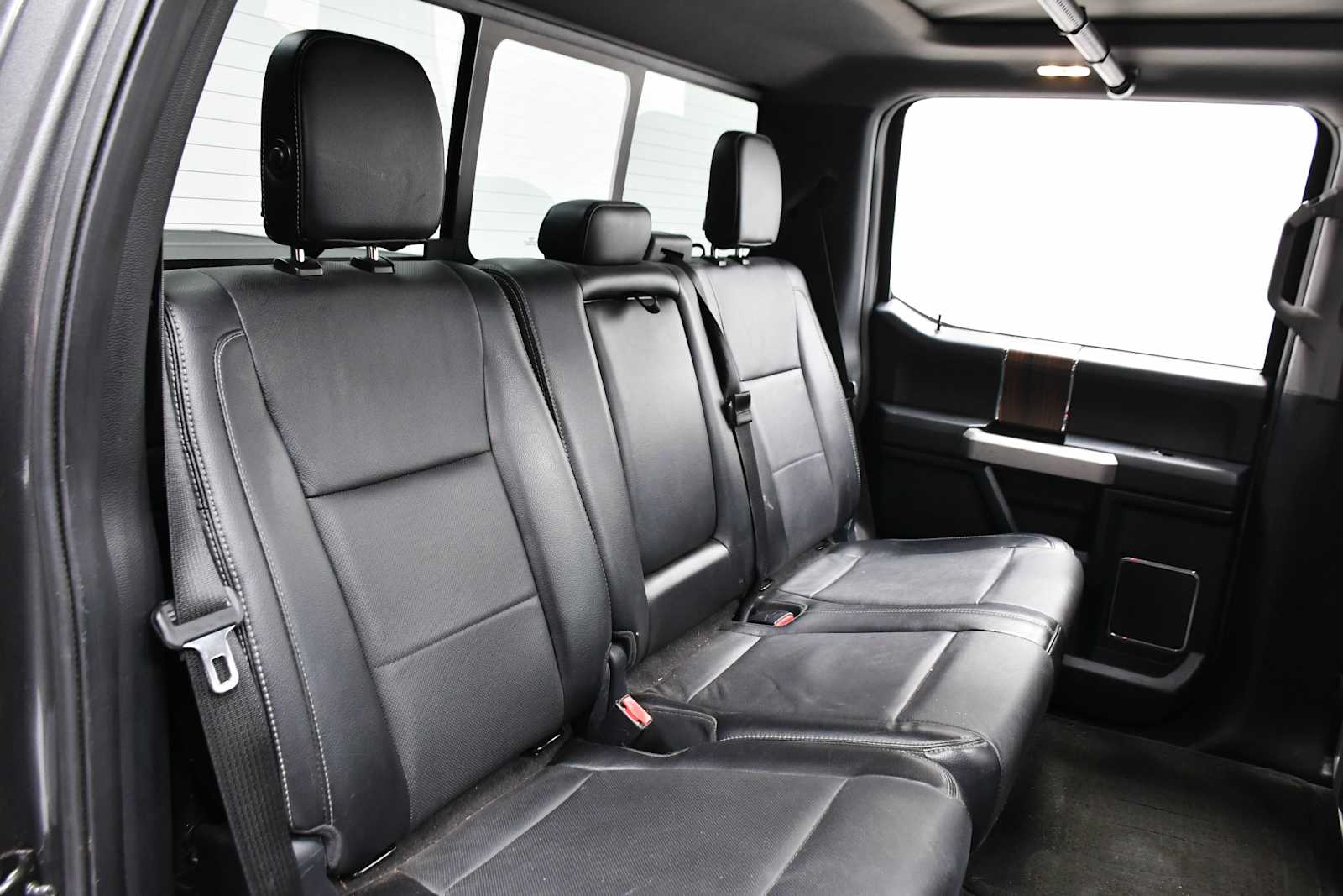 2015 Ford F-150 Lariat photo 16
