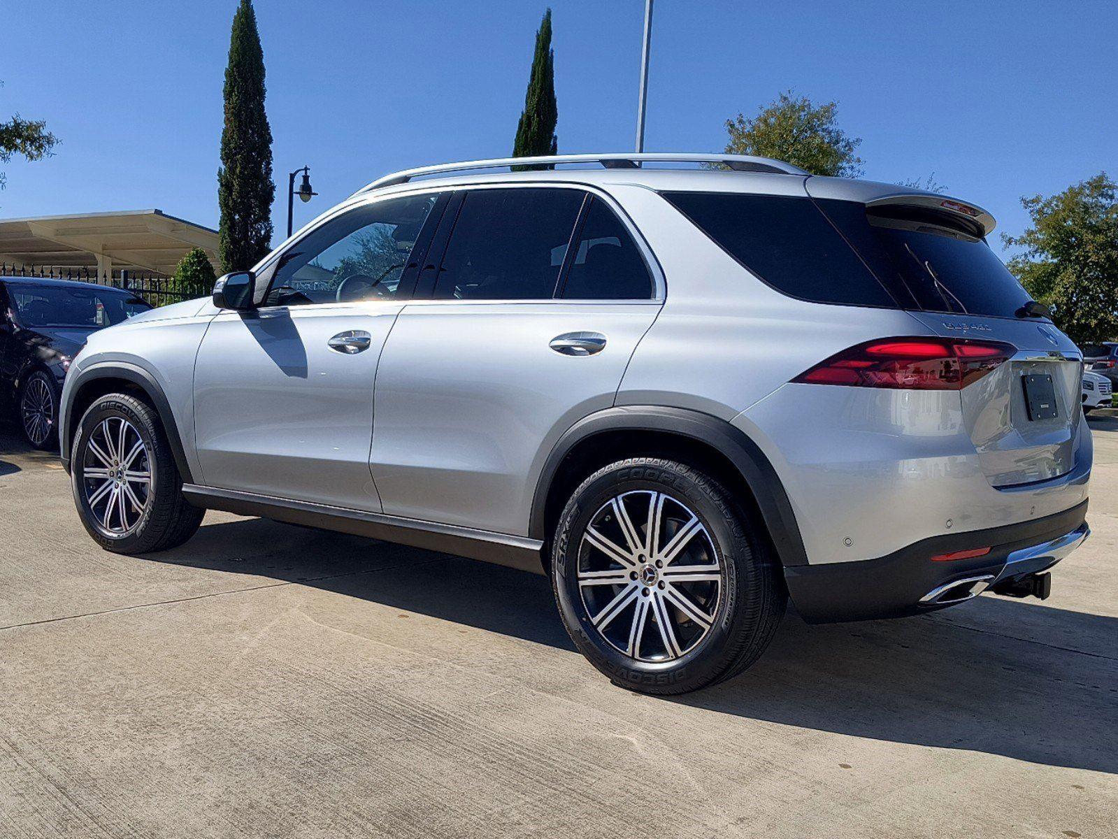 2025 Mercedes Benz GLE 450 4MATIC photo 3