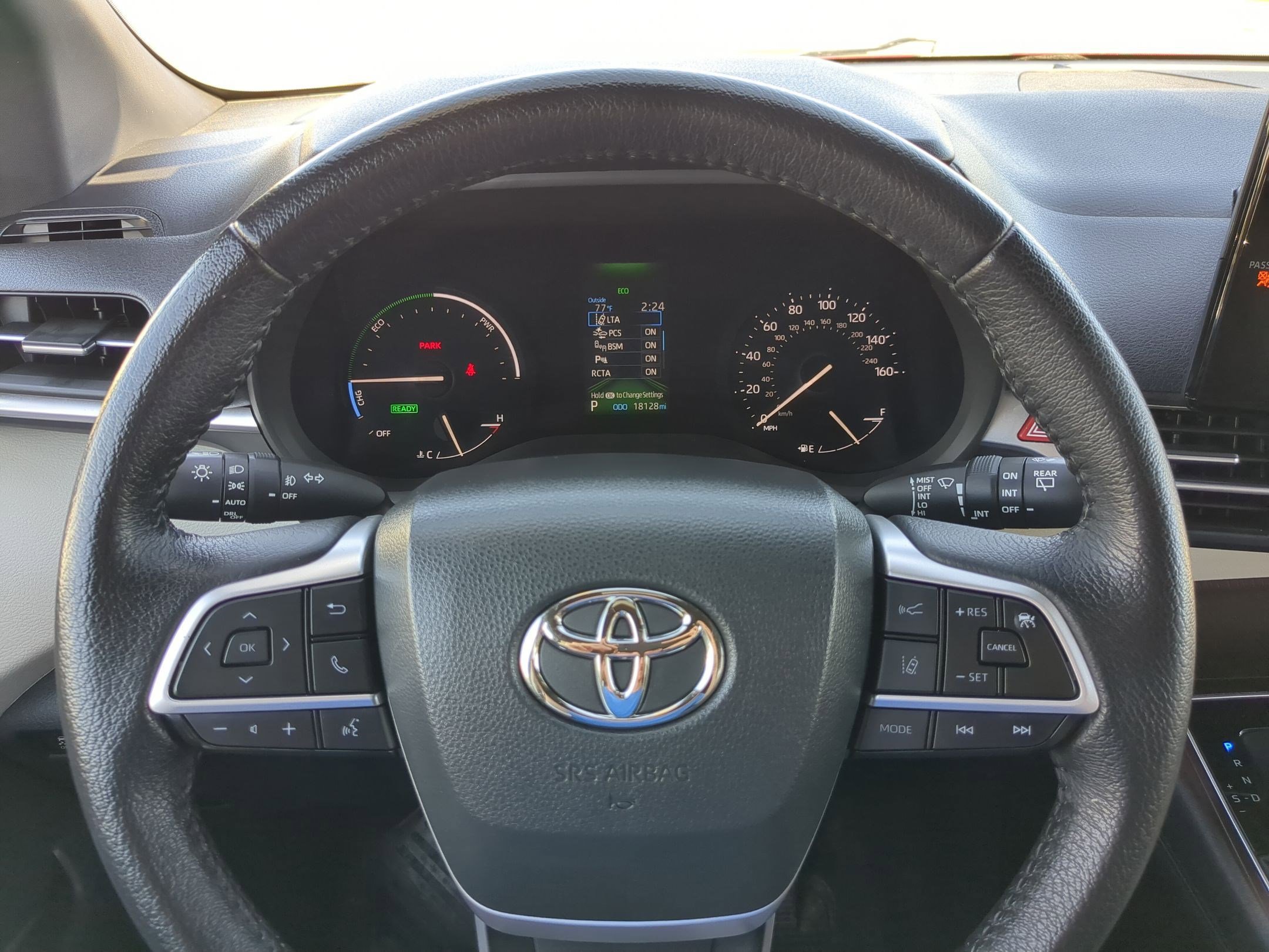 2023 Toyota Sienna XLE photo 14