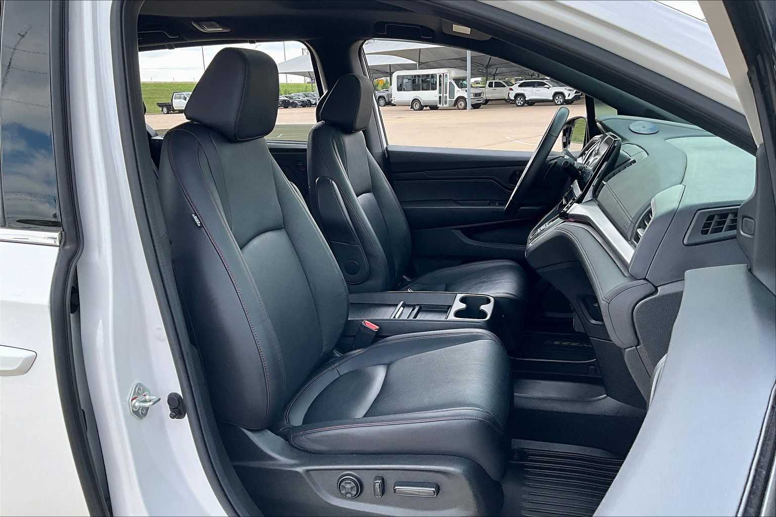 2024 Honda Odyssey Sport photo 8