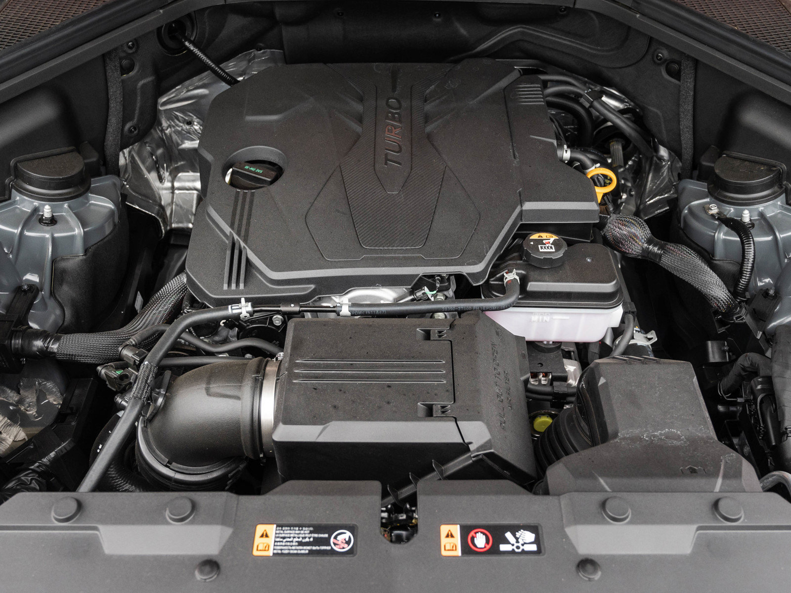2025 Genesis GV80 2.5T Standard AWD photo 6