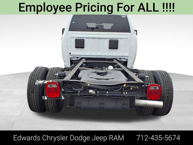 2024 Ram 3500 Tradesman photo 2