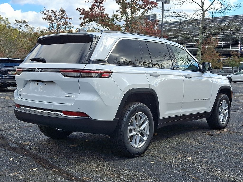 2025 Jeep Grand Cherokee Laredo X photo 4