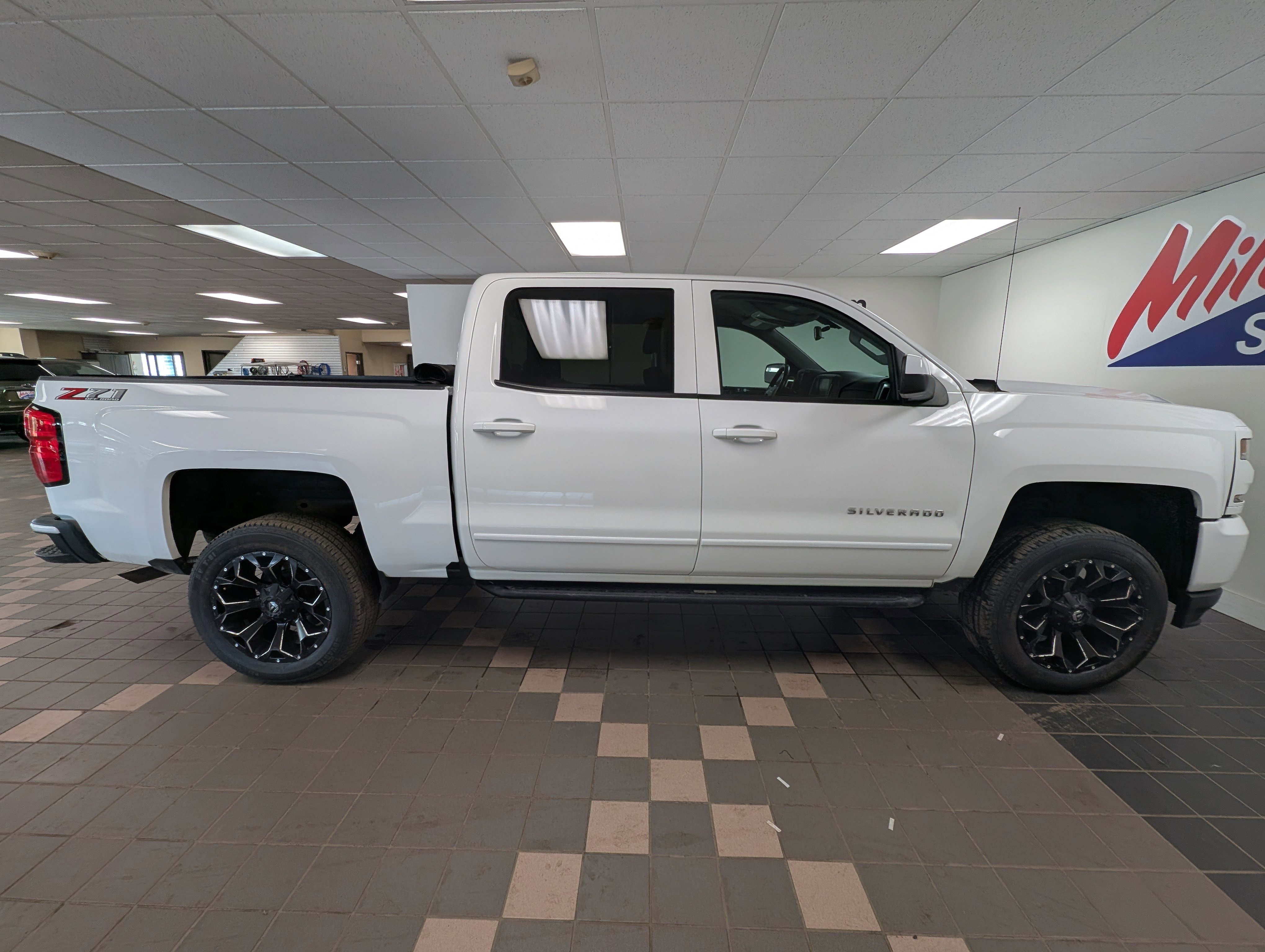 2018 Chevrolet Silverado 1500 LT photo 6