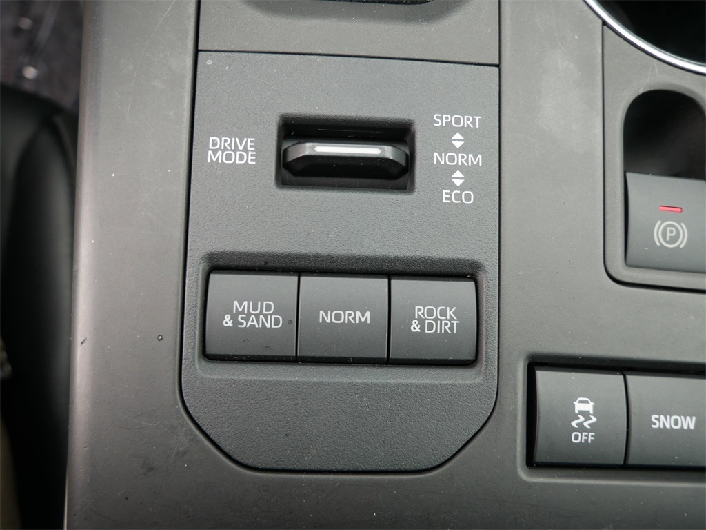 2022 Toyota Highlander XLE photo 14