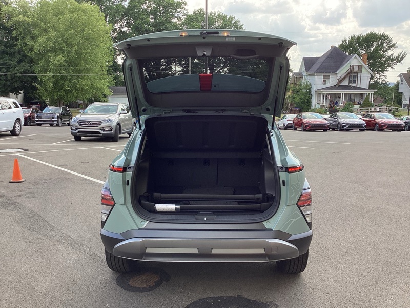 2026 Hyundai Kona SEL photo 10