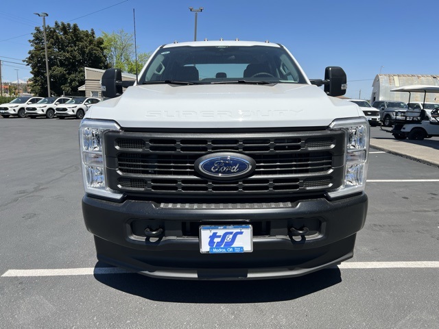 2025 Ford F-350 XL photo 3