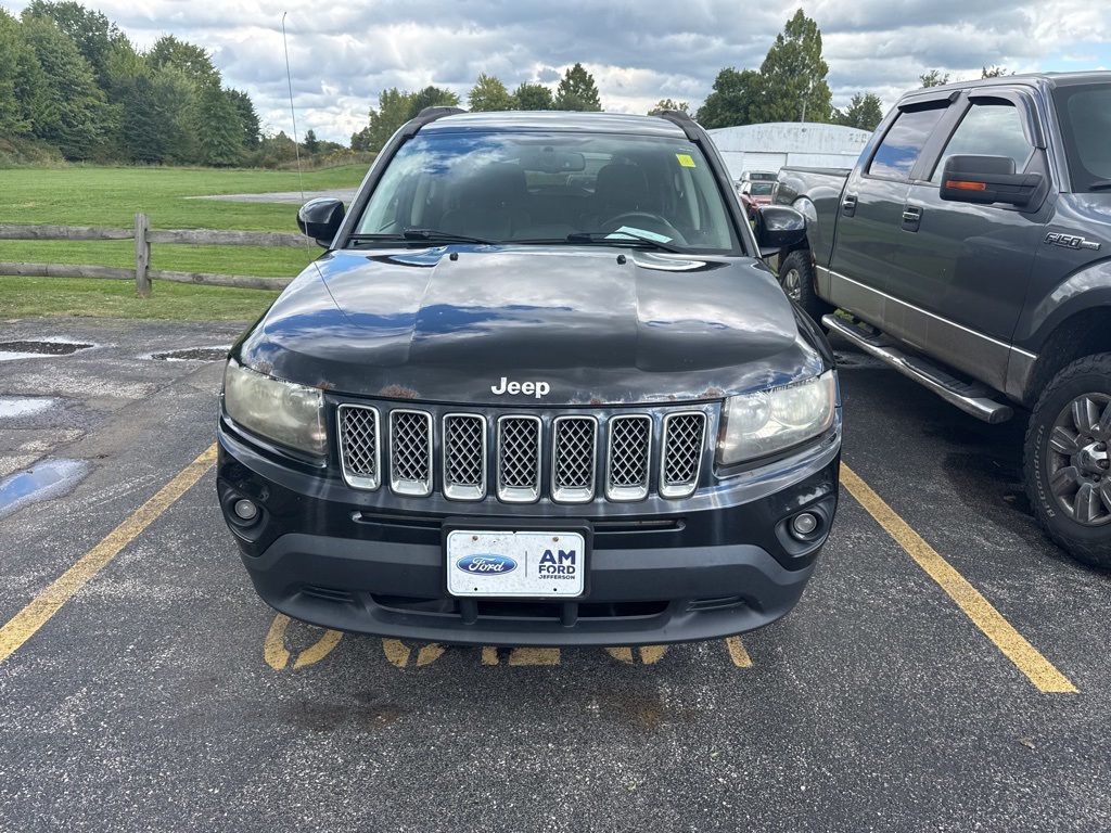 2014 Jeep Compass Latitude photo 2