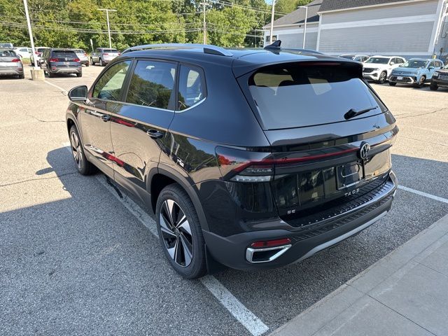 2025 Volkswagen Taos SE photo 5