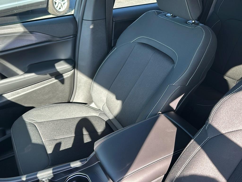 2025 Jeep Grand Cherokee Laredo photo 21