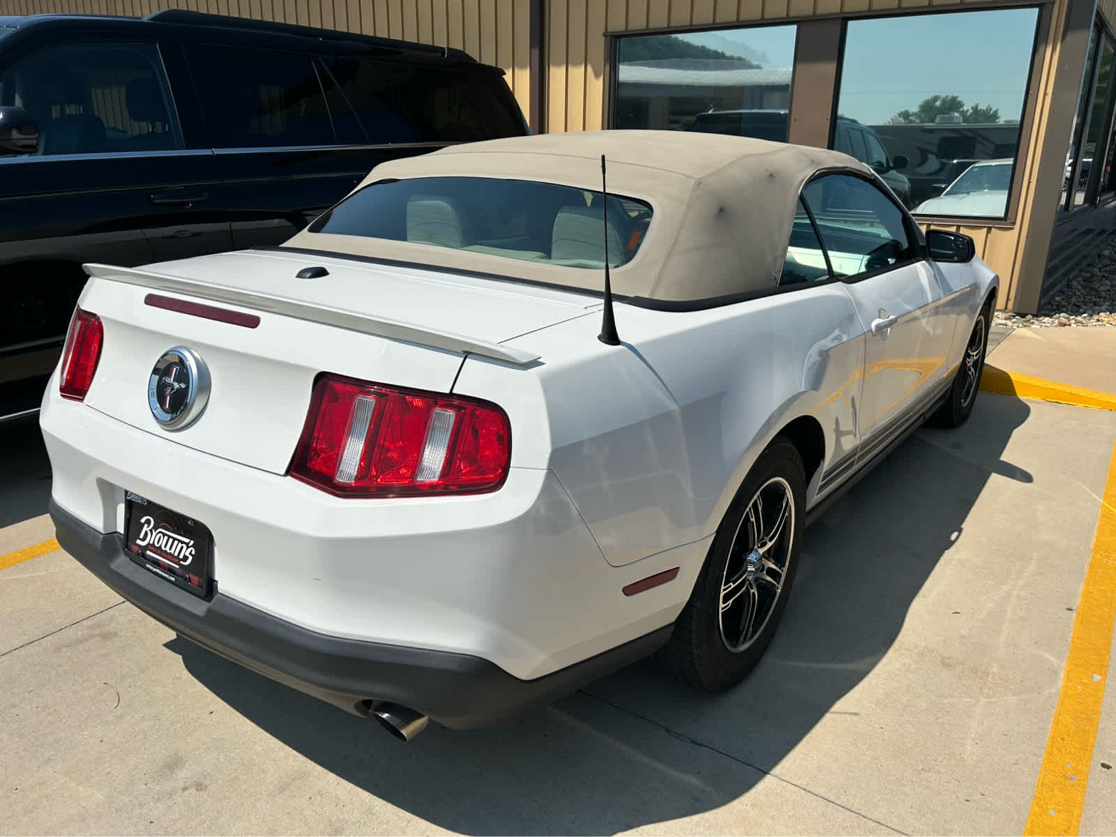 2012 Ford Mustang V6 Premium photo 5