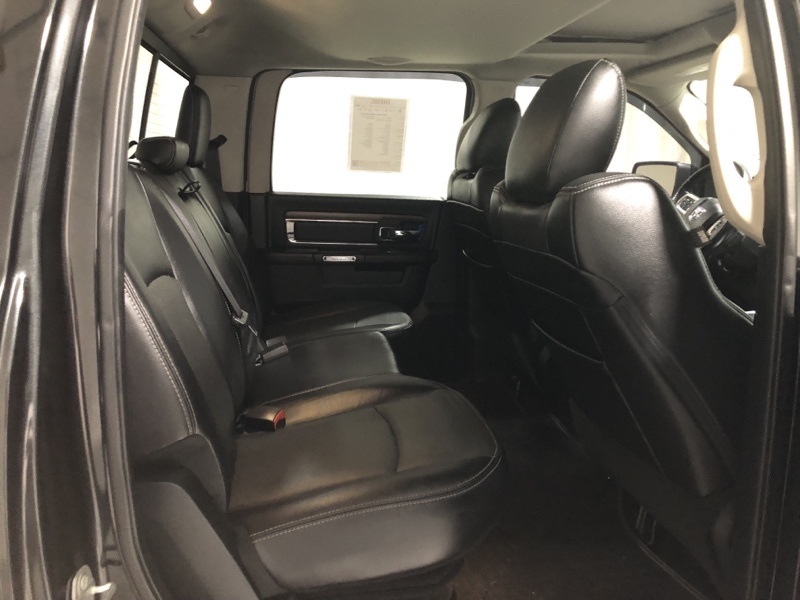 2017 Ram 1500 Laramie photo 7