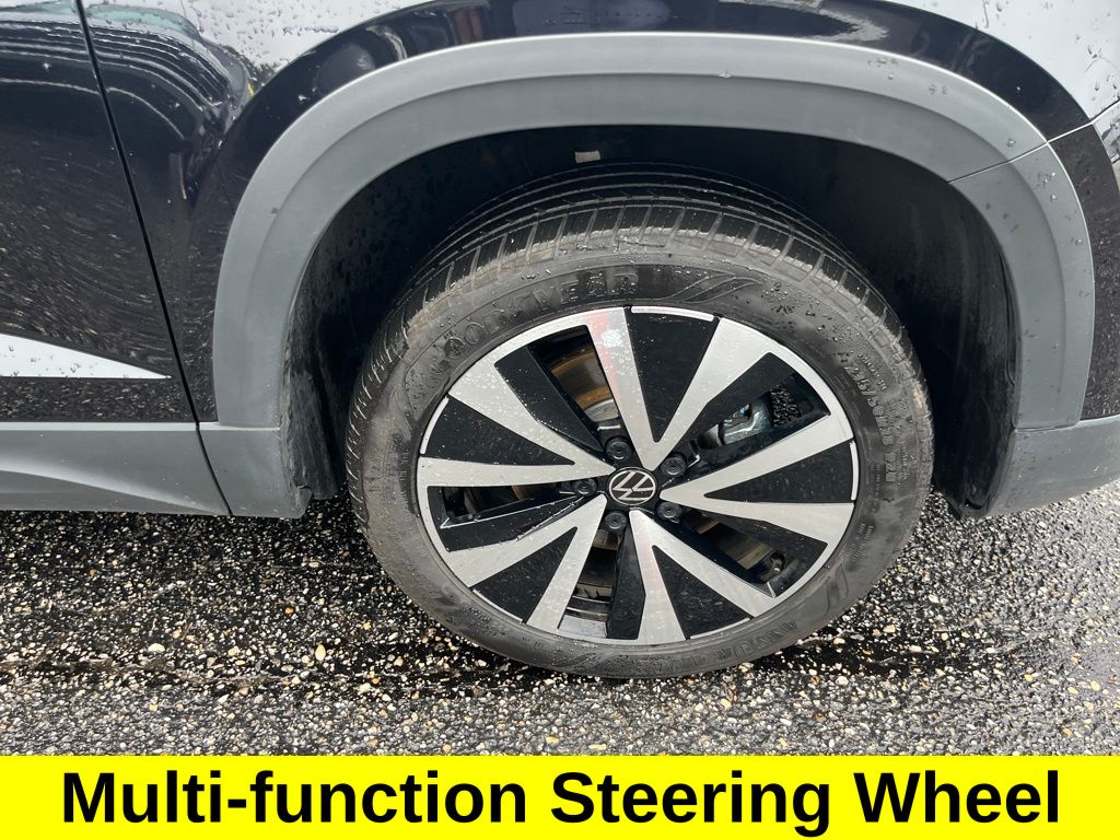 2024 Volkswagen Taos SE photo 7