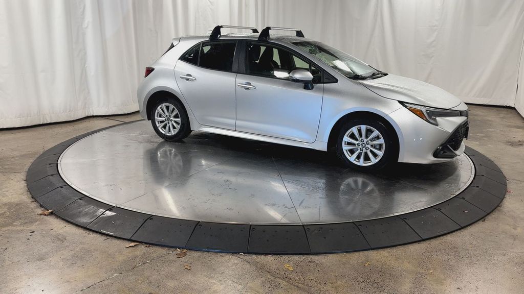 2023 Toyota Corolla SE photo 2