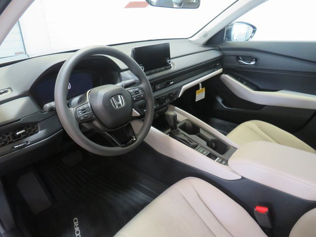 2025 Honda Accord SE photo 2