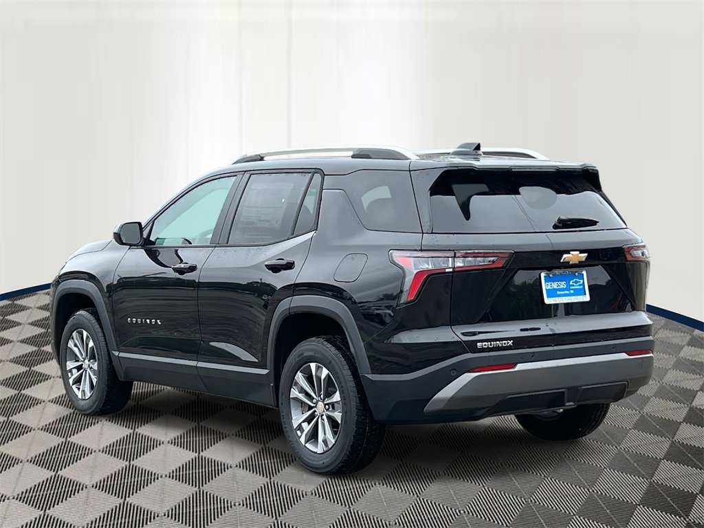 2025 Chevrolet Traverse photo 3