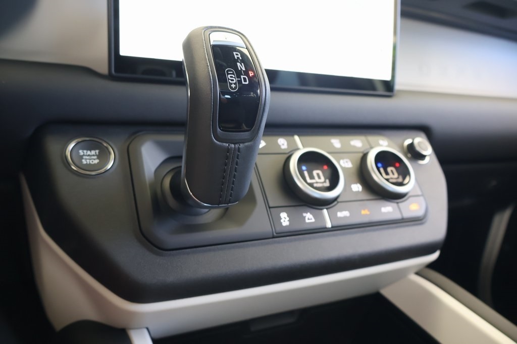 2025 Land Rover Defender 110 S photo 20
