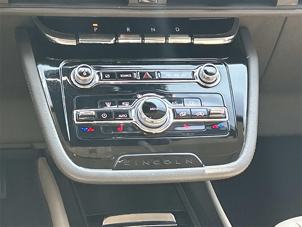 2022 Lincoln Corsair Standard photo 26