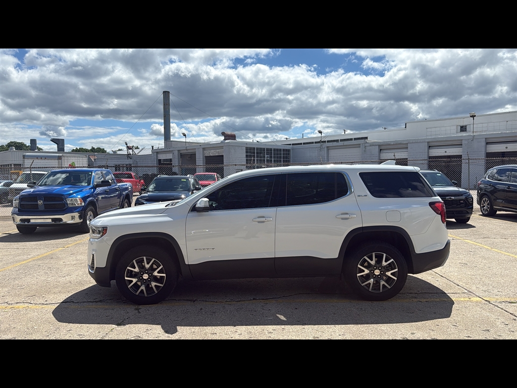2023 Gmc Acadia SLE photo 3