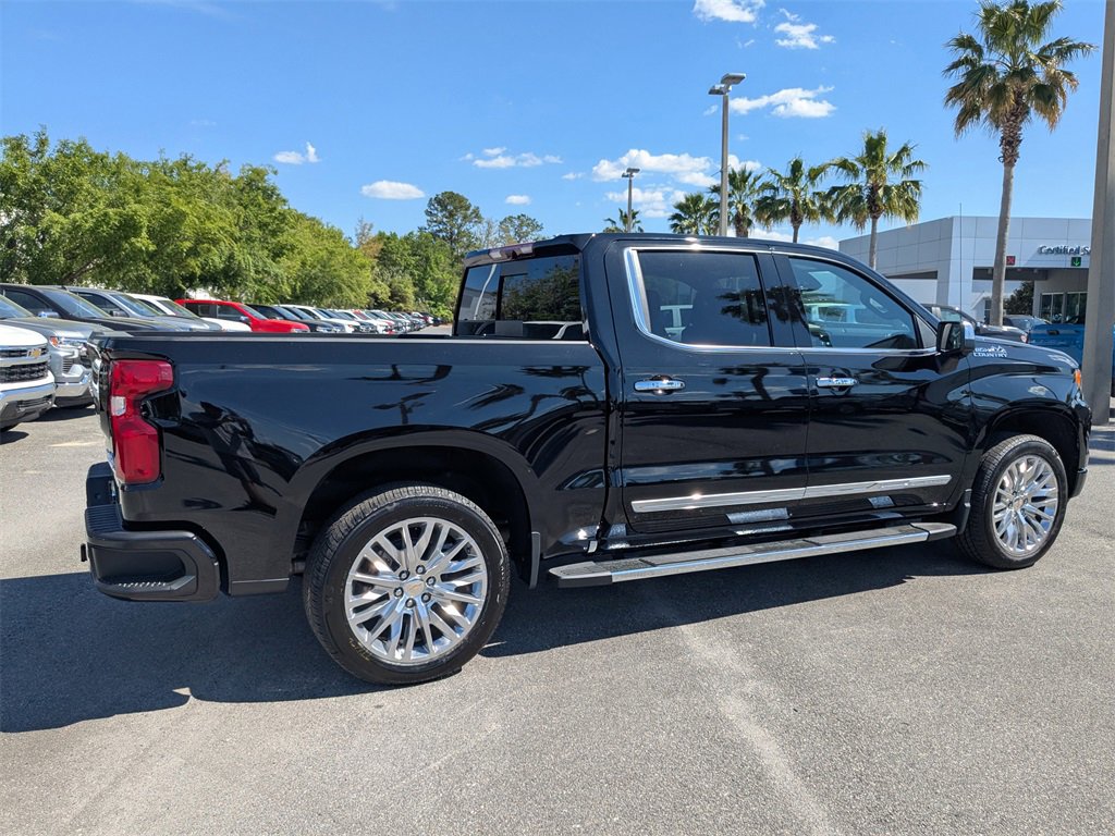 2025 Chevrolet Silverado 1500 High Country photo 4