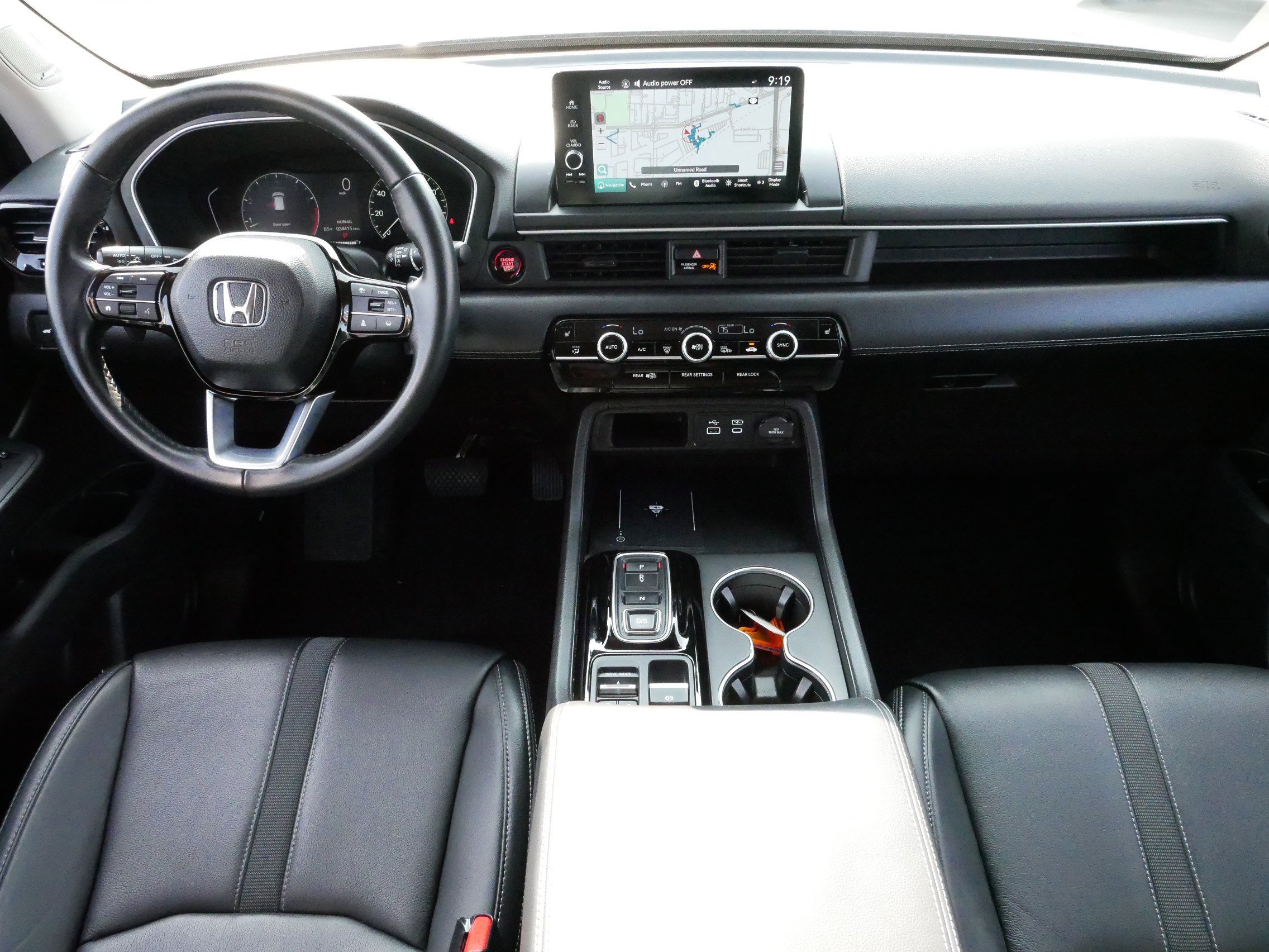 2023 Honda Pilot Touring photo 10