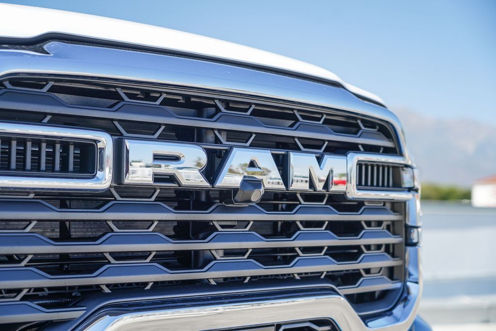 2025 Ram 2500 Tradesman photo 3