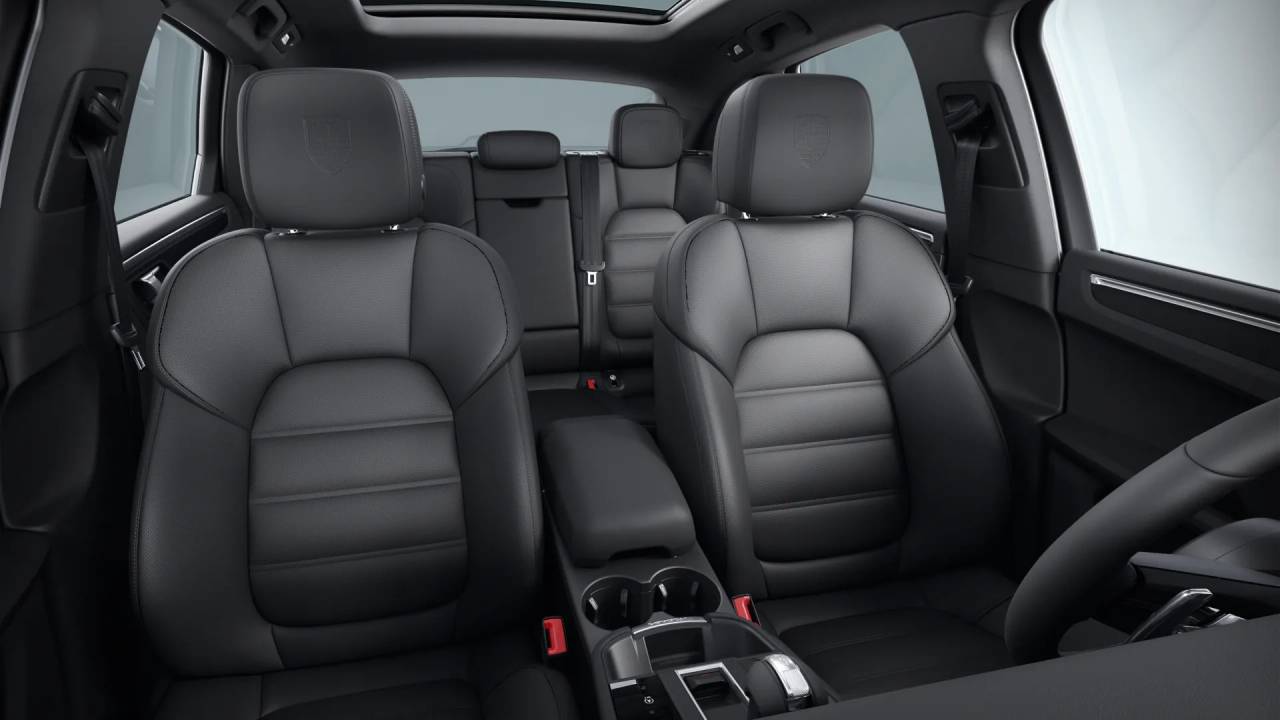 2026 Porsche Macan T photo 11