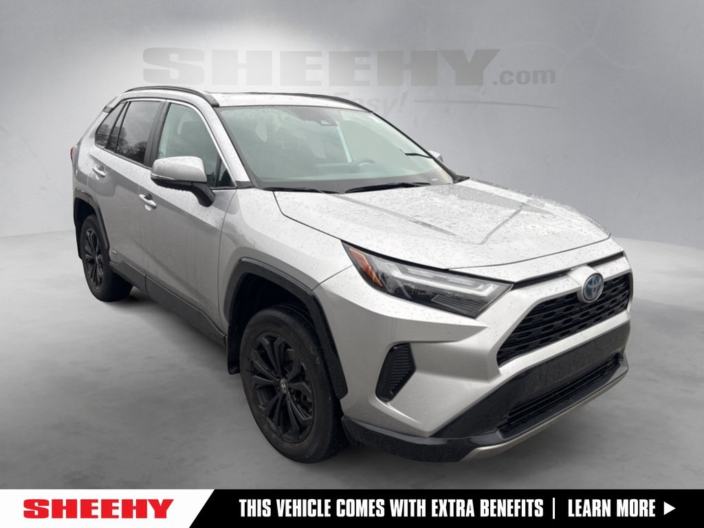 2023 Toyota RAV4 SE's photo