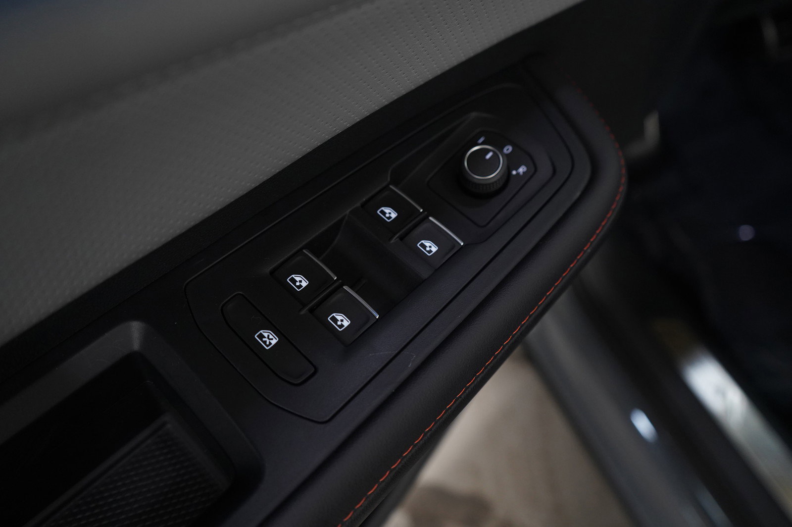 2024 Volkswagen Atlas Peak Edition SE Technology photo 25