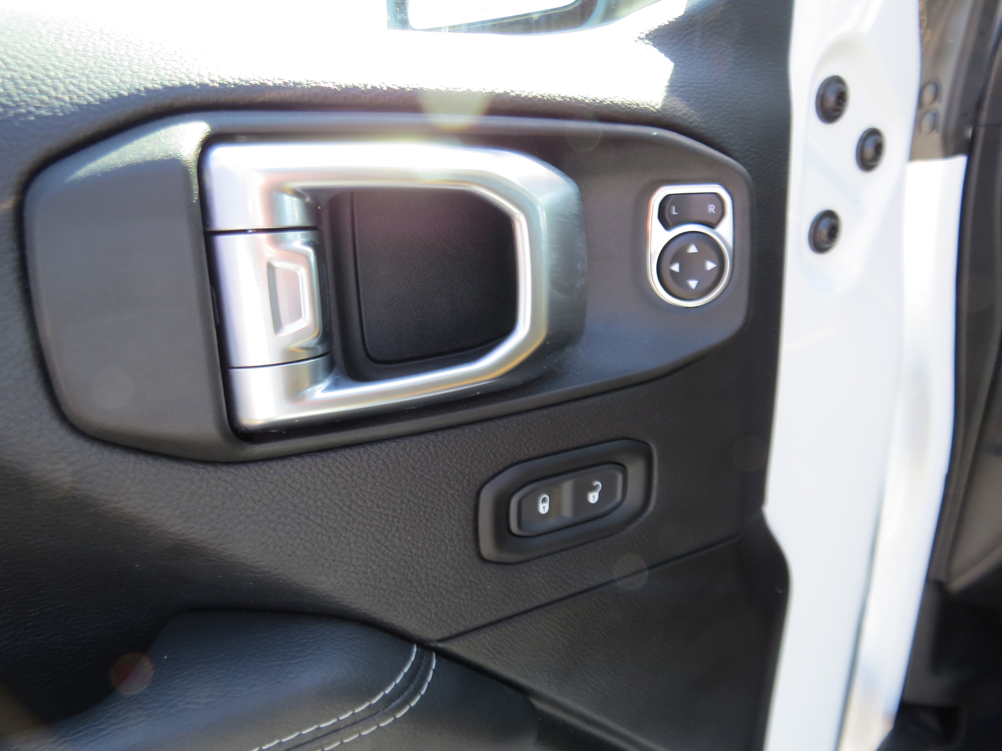 2023 Jeep Gladiator Overland photo 25