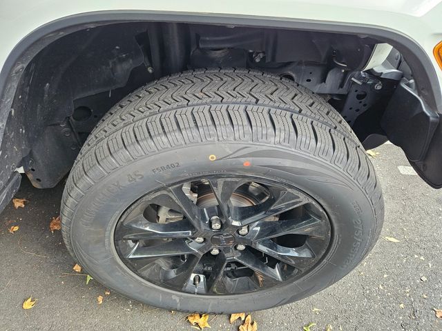 2023 Jeep Wrangler Sahara 4xe photo 9