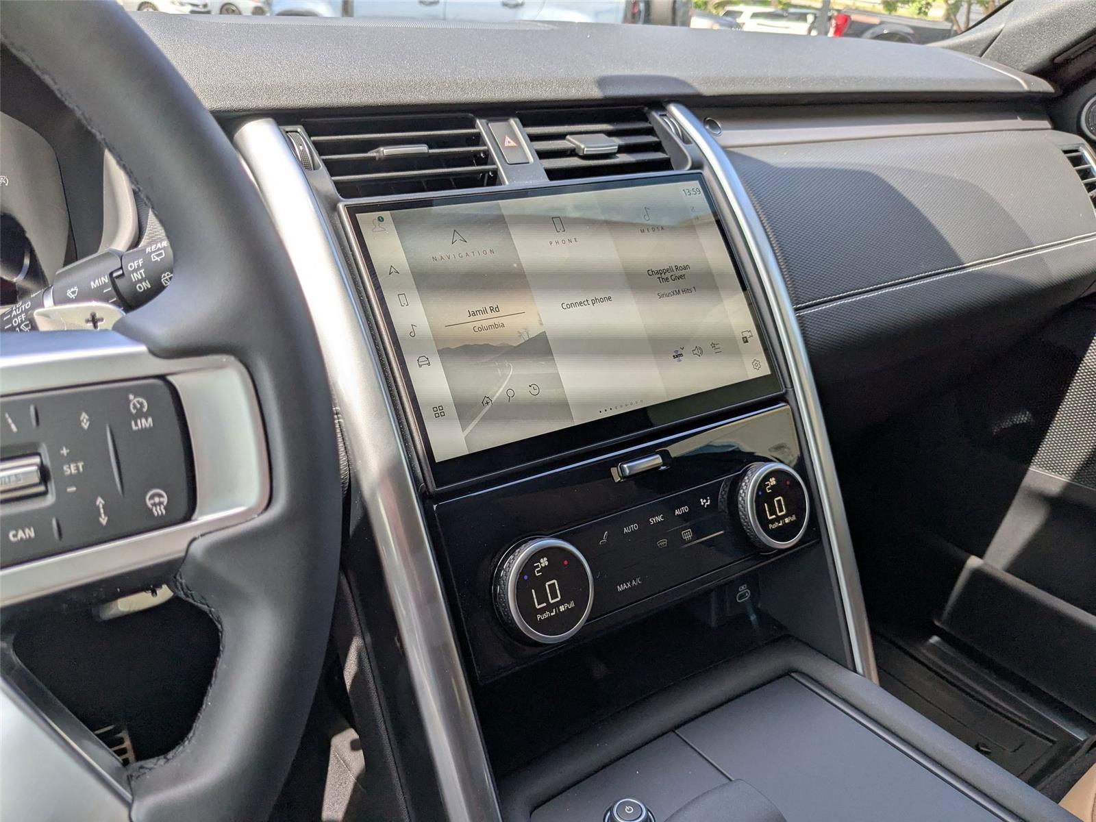 2025 Land Rover Discovery SE photo 18