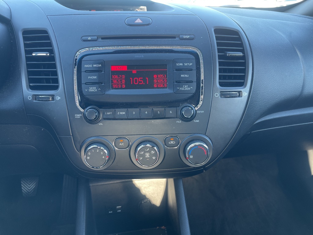 2018 Kia Forte LX Base photo 9