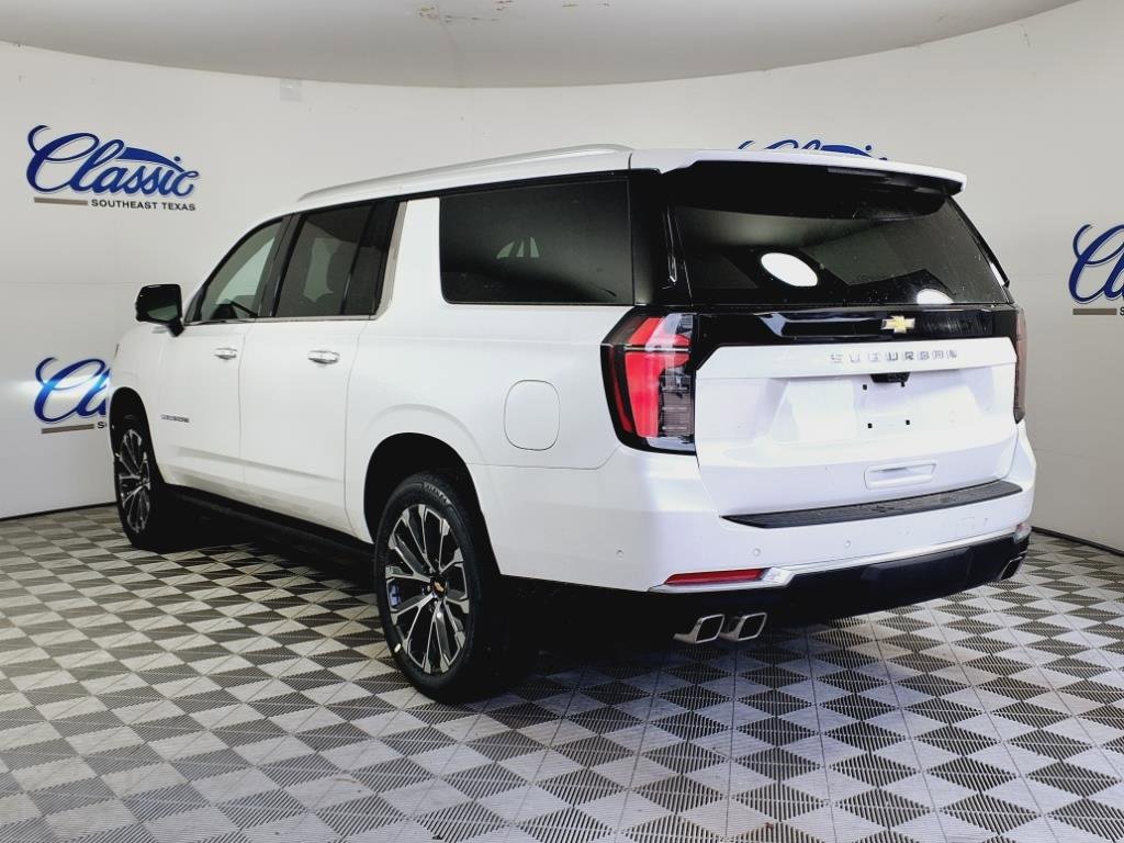 2025 Chevrolet Suburban High Country photo 2