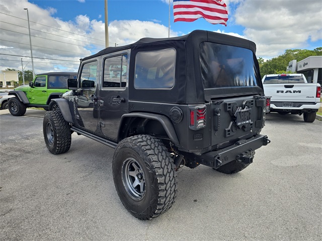 2017 Jeep Wrangler Unlimited Sahara photo 3