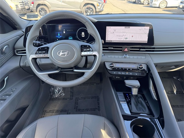 2024 Hyundai Elantra SEL Convenience photo 17
