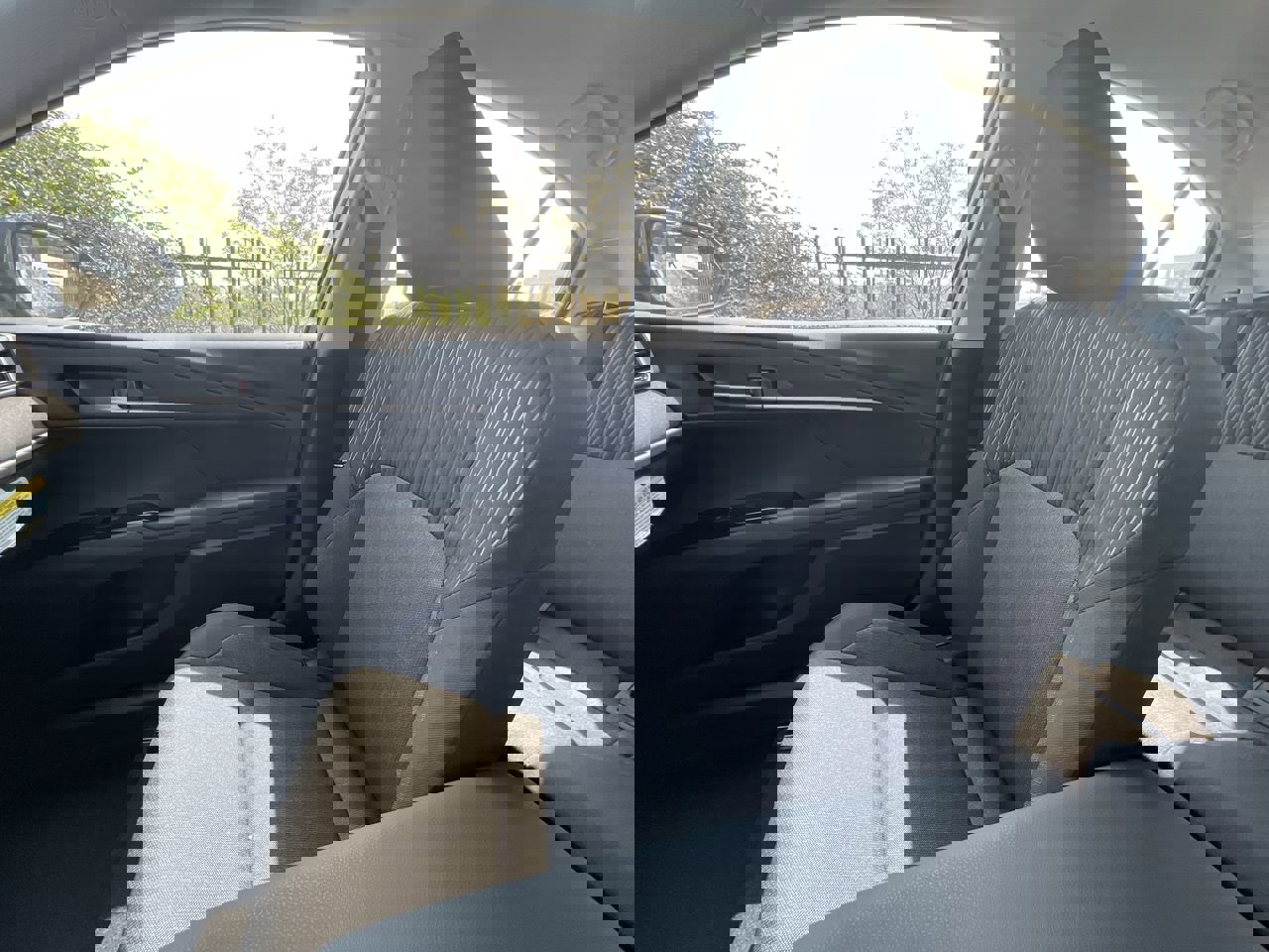 2025 Toyota Camry LE photo 15