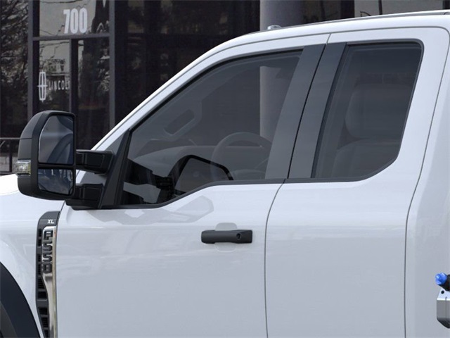 2026 Ford F-550 photo 18