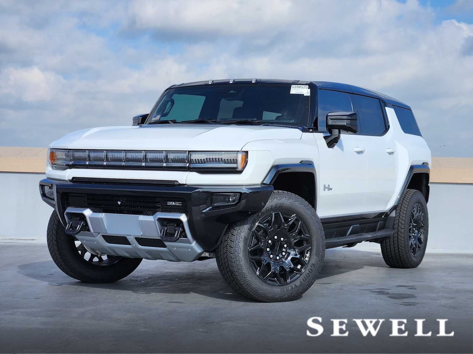 2026 GMC HUMMER EV 2X's photo