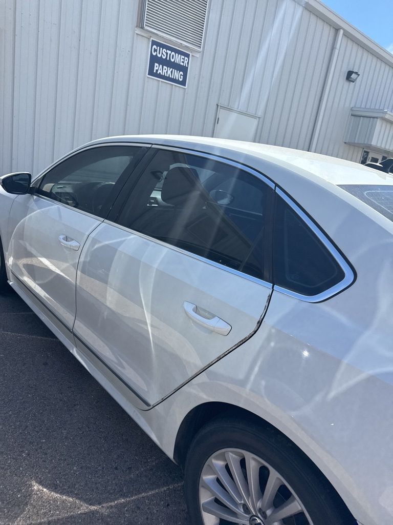 2017 Volkswagen Passat SE photo 9
