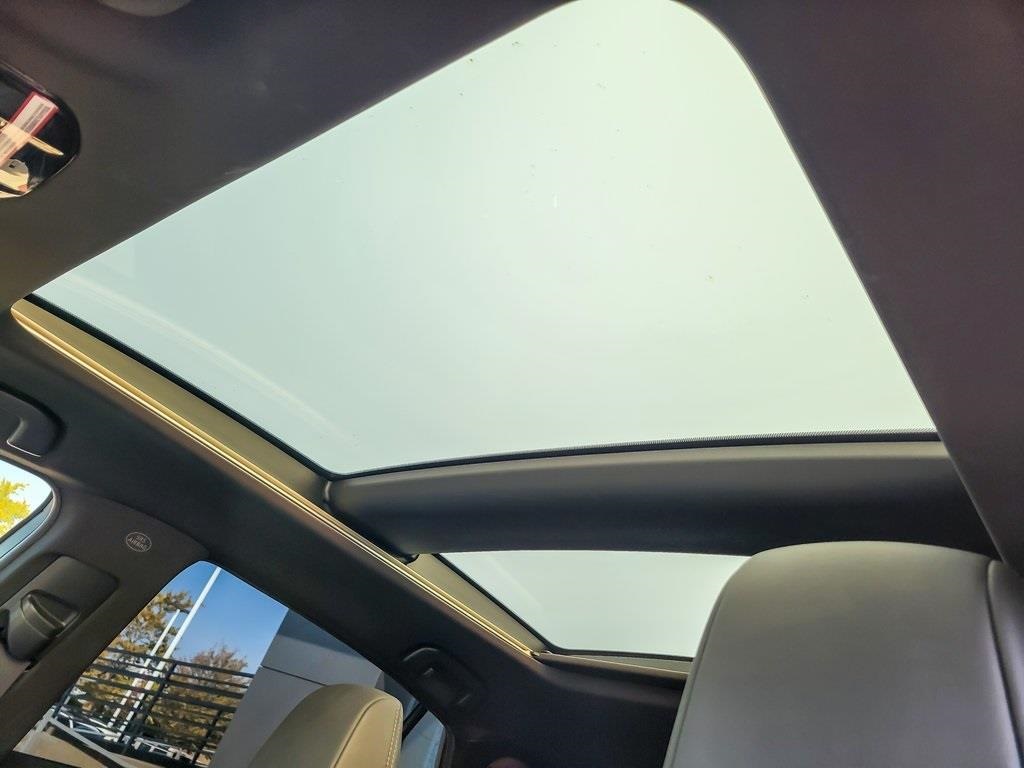 2021 Toyota Venza Limited photo 10