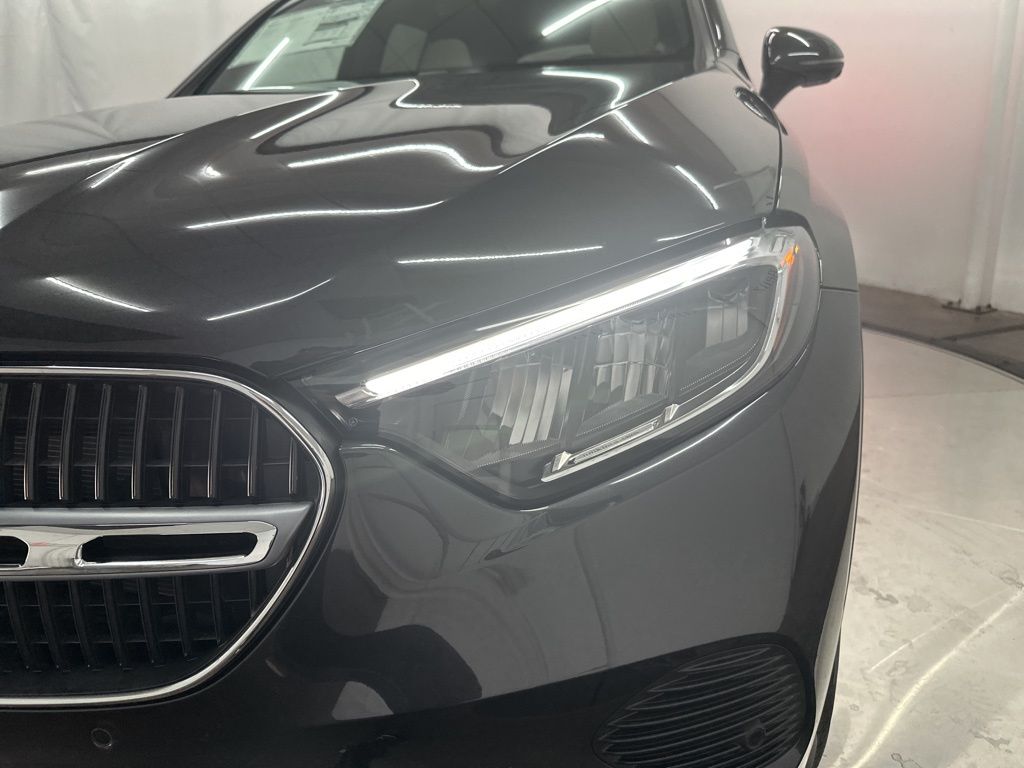 2026 Mercedes Benz GLC 300 photo 27