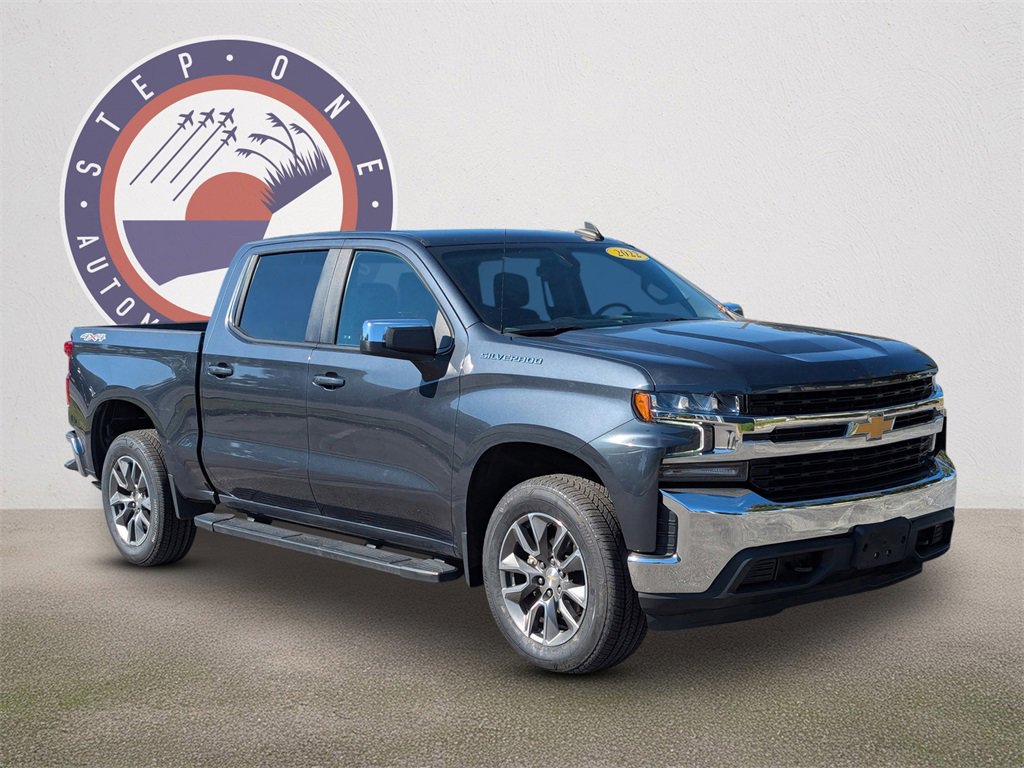 2022 Chevrolet Silverado 1500 LT photo 2