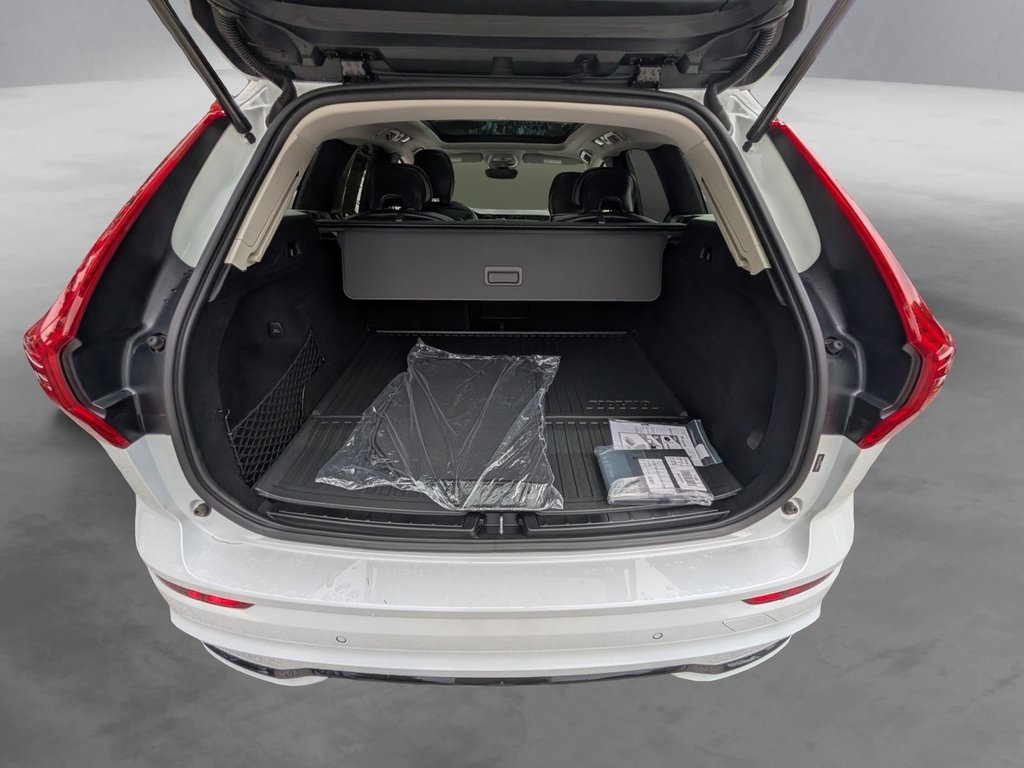 2024 Volvo XC60 Recharge Hybrid T8 Plus photo 4